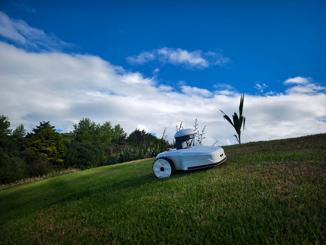 FJDynamics FJD FR4000 Robot Lawn Mower